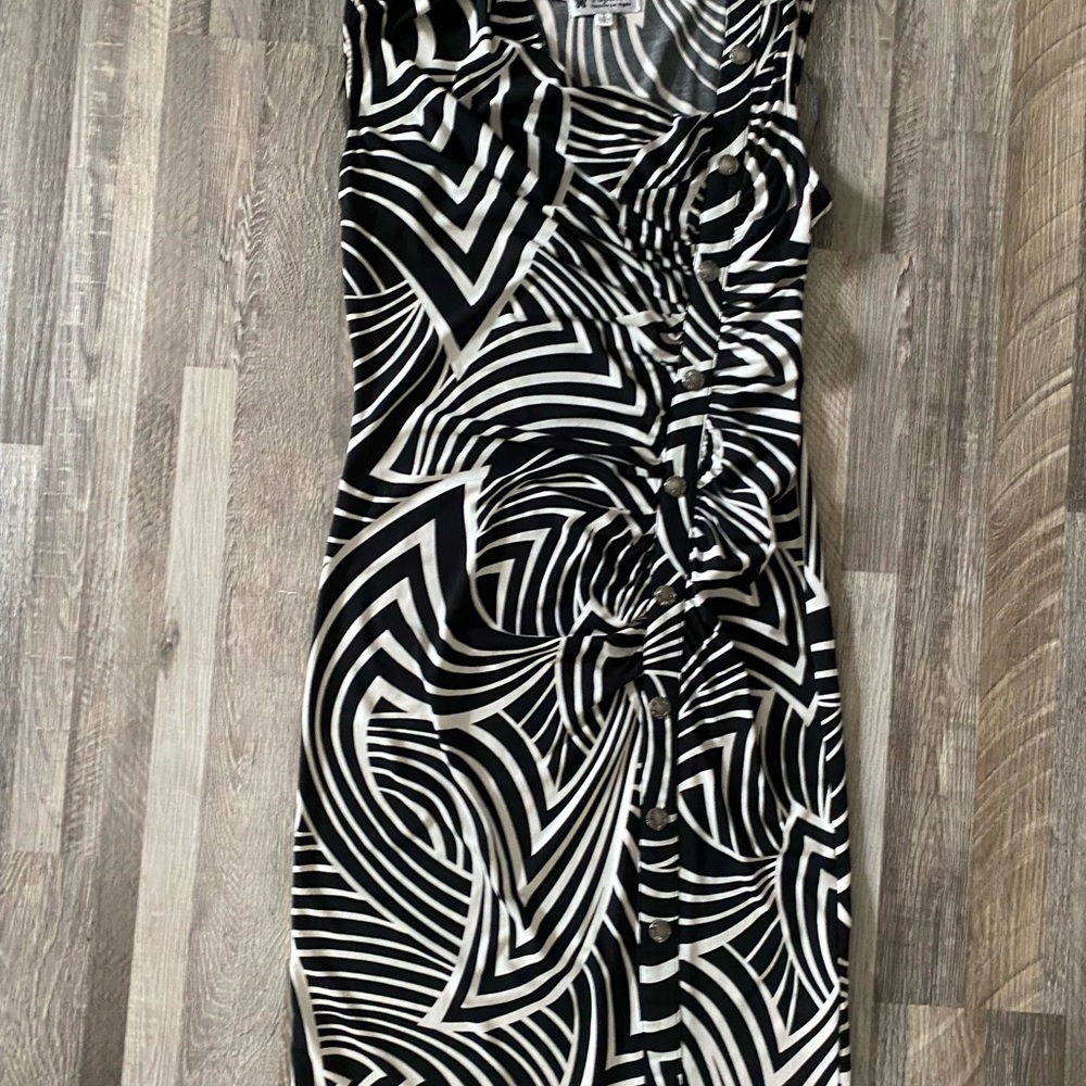 Papillon Sleeveless Black & White Geometric Bodycon Dress Size Small - Picture 2 of 5